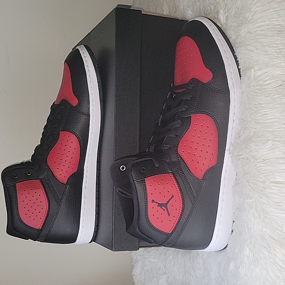 nike jordan access red